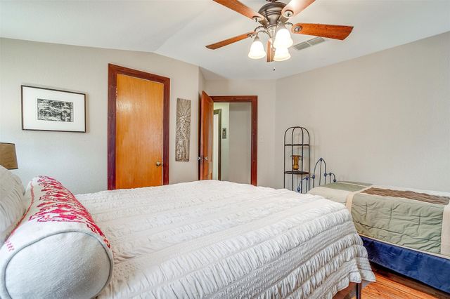 228 Rock Harbor Drive, Granbury, TX 76048