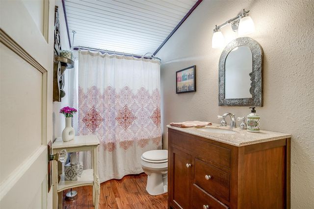 228 Rock Harbor Drive, Granbury, TX 76048