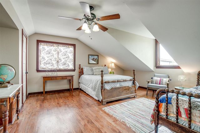 228 Rock Harbor Drive, Granbury, TX 76048