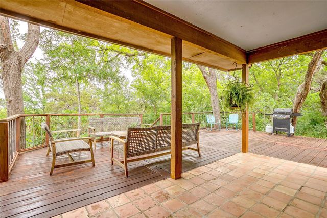 228 Rock Harbor Drive, Granbury, TX 76048