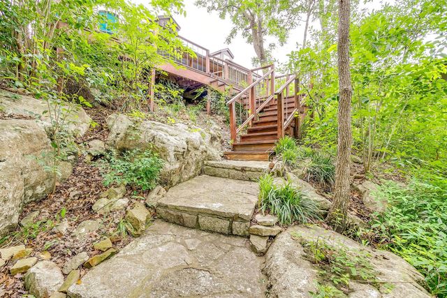228 Rock Harbor Drive, Granbury, TX 76048