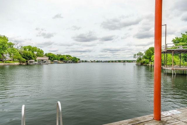 228 Rock Harbor Drive, Granbury, TX 76048