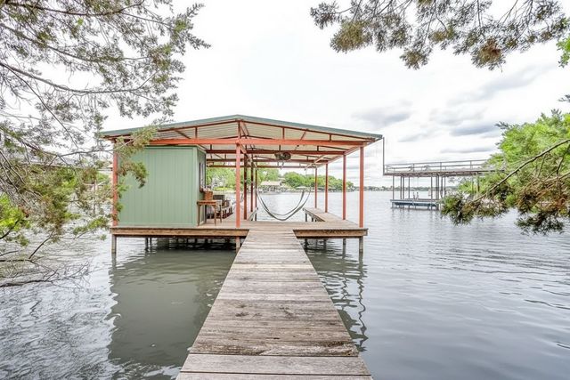 228 Rock Harbor Drive, Granbury, TX 76048
