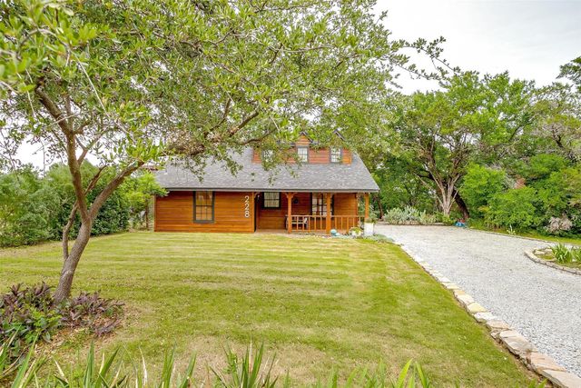 228 Rock Harbor Drive, Granbury, TX 76048