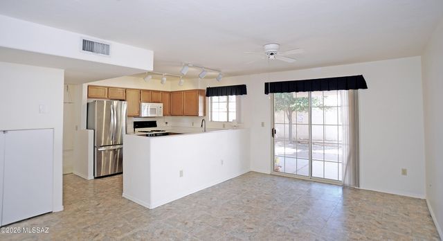 11701 N Copper Creek Drive, Tucson, AZ 85737