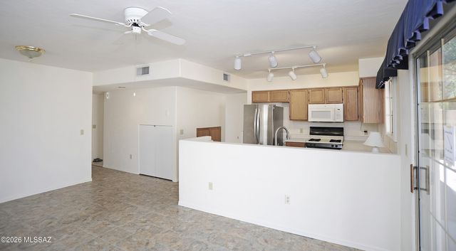 11701 N Copper Creek Drive, Tucson, AZ 85737