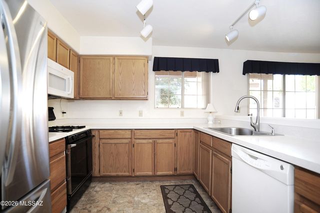 11701 N Copper Creek Drive, Tucson, AZ 85737