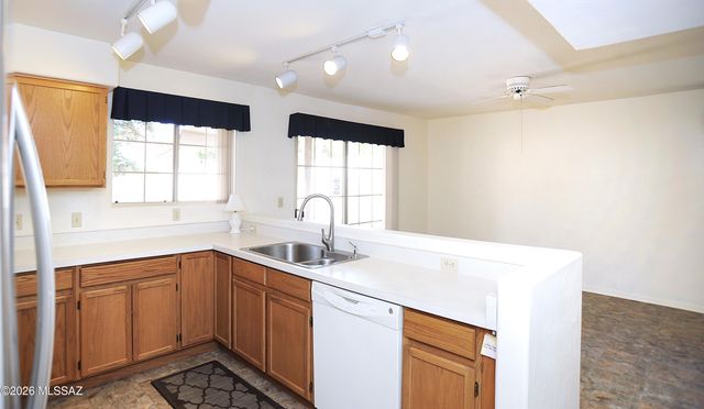 11701 N Copper Creek Drive, Tucson, AZ 85737