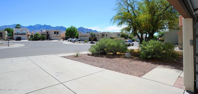 11701 N Copper Creek Drive, Tucson, AZ 85737