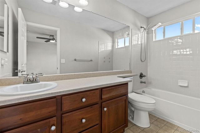 5365 S Haleyville Way, Aurora, CO 80016