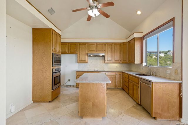 19318 Strauss, San Antonio, TX 78256