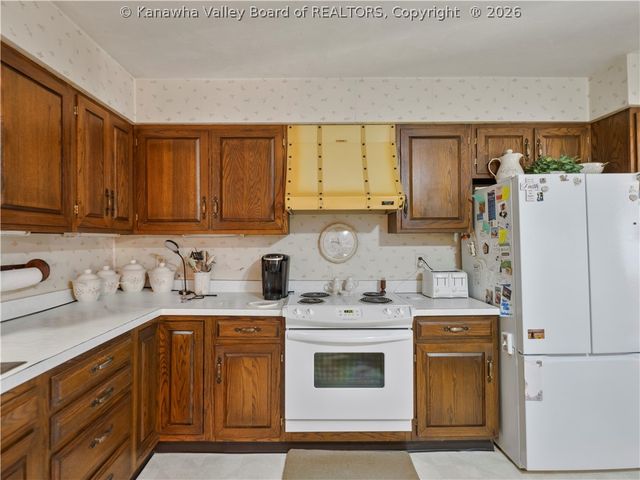 241 Lakeview Drive, St Albans, WV 25177