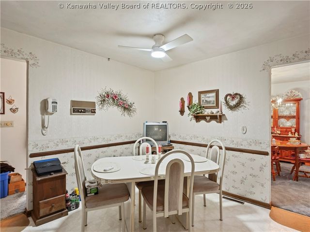 241 Lakeview Drive, St Albans, WV 25177