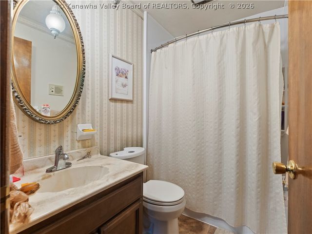 241 Lakeview Drive, St Albans, WV 25177
