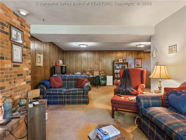 241 Lakeview Drive, St Albans, WV 25177
