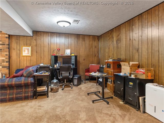 241 Lakeview Drive, St Albans, WV 25177