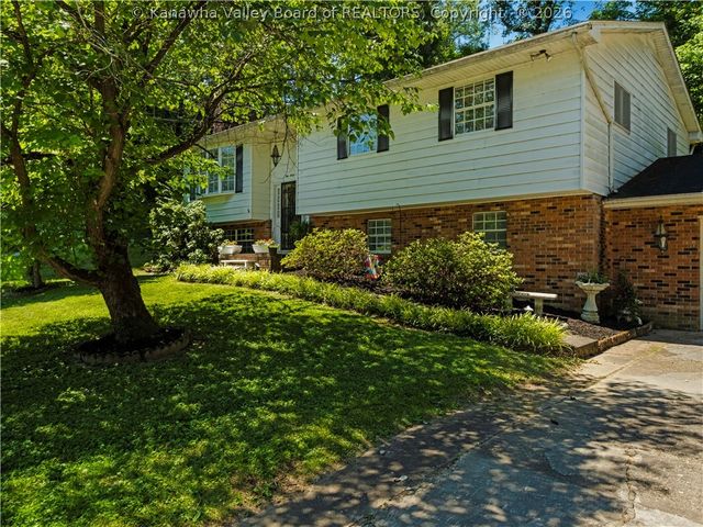 241 Lakeview Drive, St Albans, WV 25177