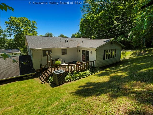 241 Lakeview Drive, St Albans, WV 25177