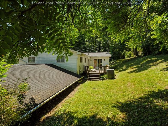 241 Lakeview Drive, St Albans, WV 25177