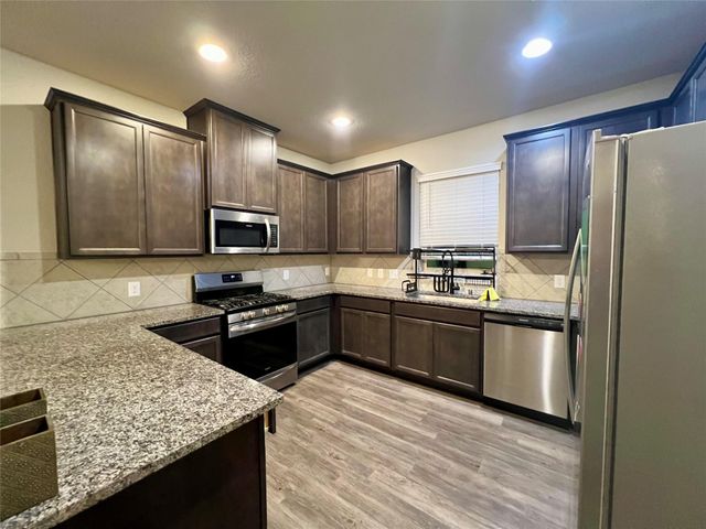 10036 Gold Finch Run, Magnolia, TX 77354