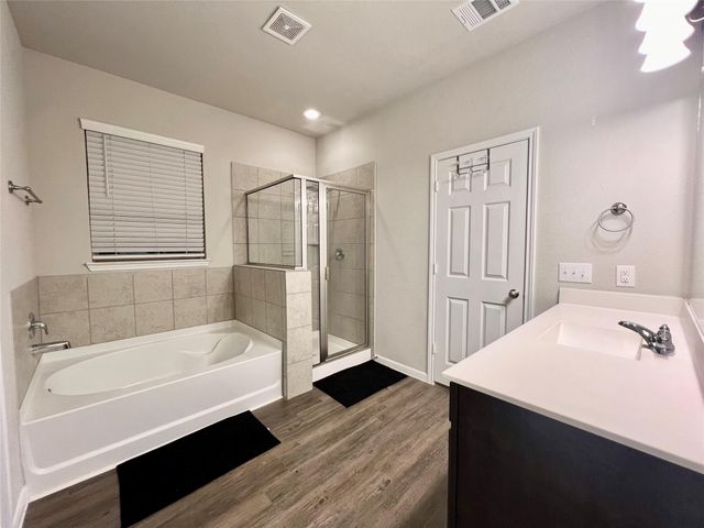 10036 Gold Finch Run, Magnolia, TX 77354
