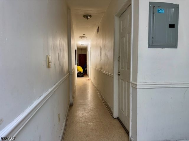 279 Dr Martin Luther King J, Newark City, NJ 07102