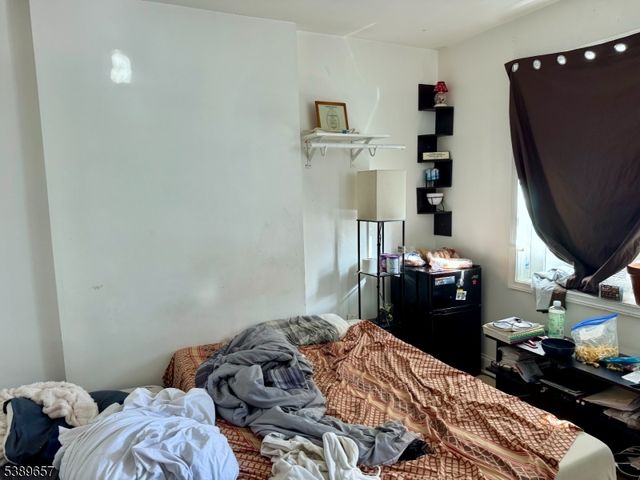 279 Dr Martin Luther King J, Newark City, NJ 07102