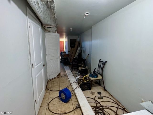 279 Dr Martin Luther King J, Newark City, NJ 07102