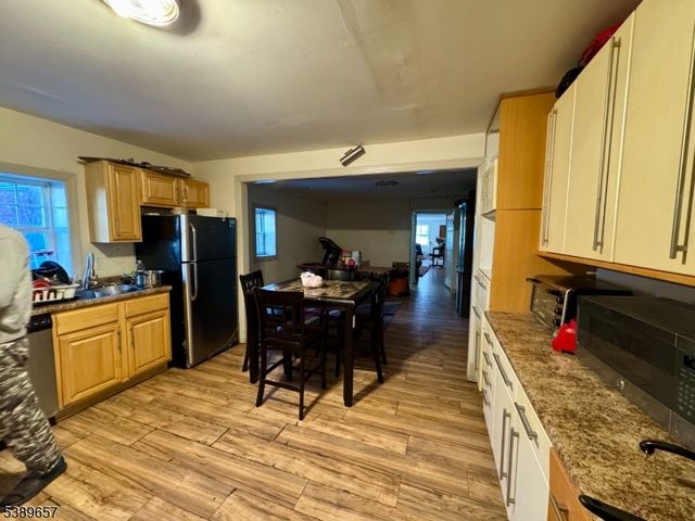 279 Dr Martin Luther King J, Newark City, NJ 07102