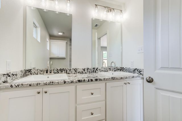 923 E Fordham Street, Lubbock, TX 79403