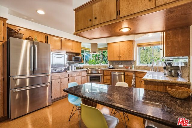 1525 Glenmont Drive, Glendale, CA 91207