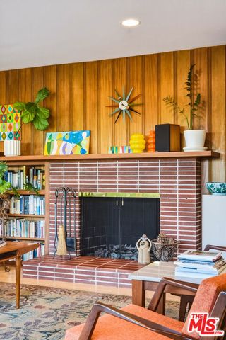 1525 Glenmont Drive, Glendale, CA 91207
