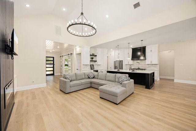 7321 Ponderosa Dr, Magnolia, TX 77354