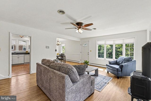 204 ELPIN DR W, Catonsville, MD 21228