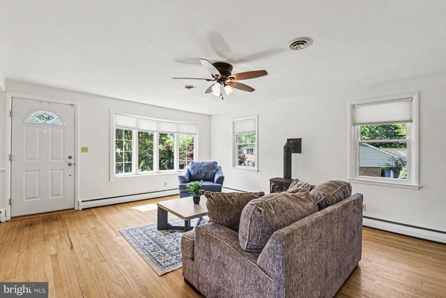 204 ELPIN DR W, Catonsville, MD 21228