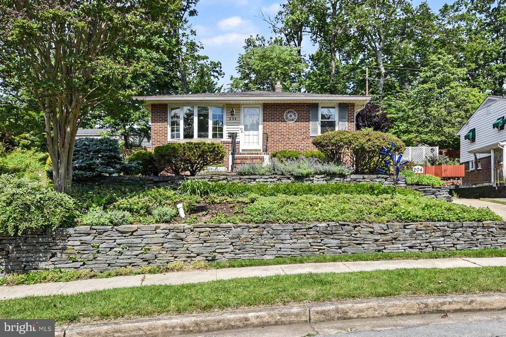 204 ELPIN DR W, Catonsville, MD 21228