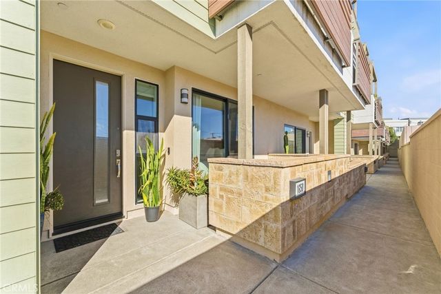 1650 Topanga Avenue, Costa Mesa, CA 92627