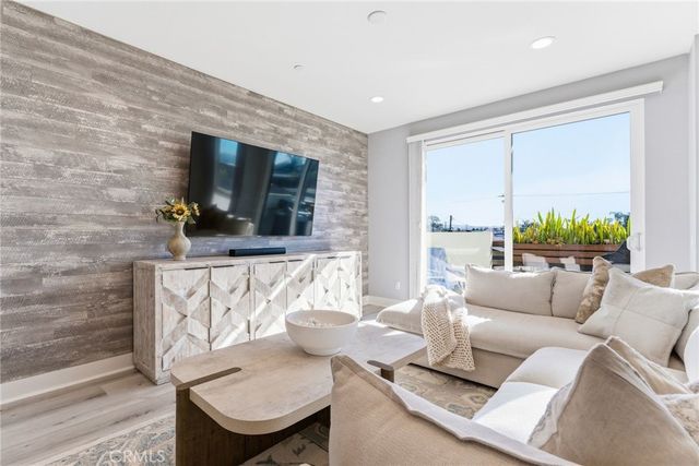 1650 Topanga Avenue, Costa Mesa, CA 92627