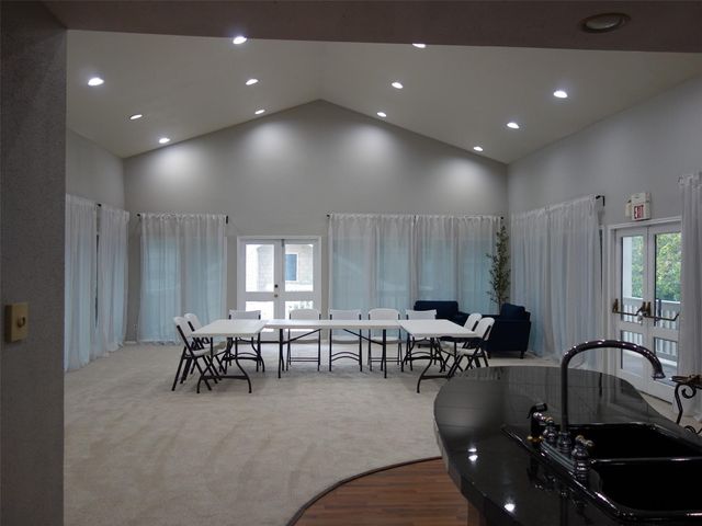 2100 Tanglewilde Street 286, Houston, TX 77063