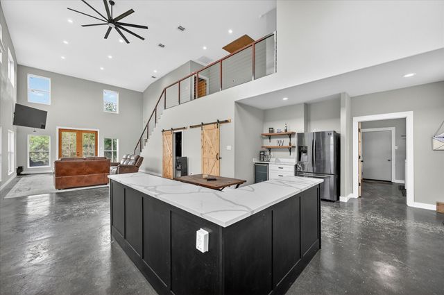 528 Hill County Road 4411, Grandview, TX 76050