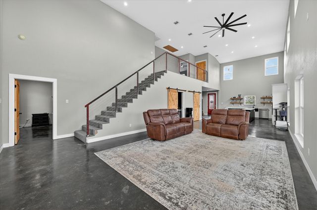 528 Hill County Road 4411, Grandview, TX 76050