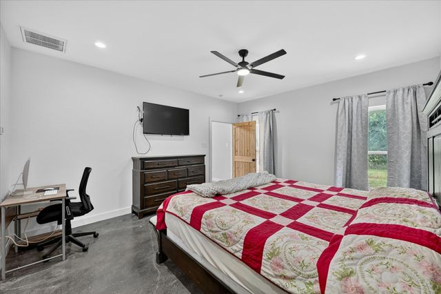 528 Hill County Road 4411, Grandview, TX 76050