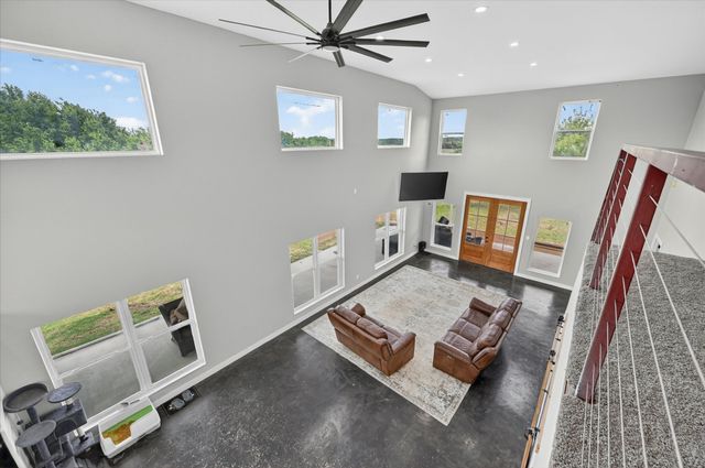 528 Hill County Road 4411, Grandview, TX 76050