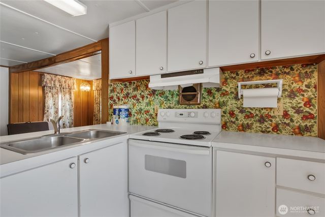 22034 SE 272nd Place, Maple Valley, WA 98038