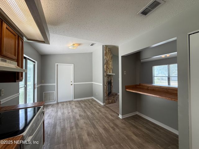 7691 GREGORY Drive, Jacksonville, FL 32210