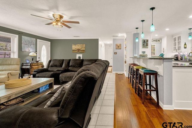 246 Hideaway Ln. E., Hideaway, TX 75771