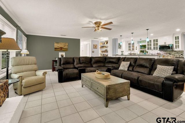 246 Hideaway Ln. E., Hideaway, TX 75771