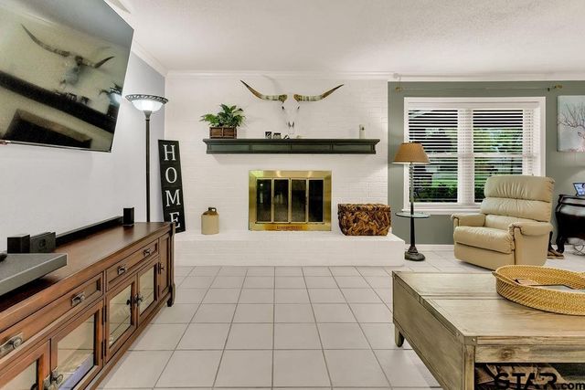 246 Hideaway Ln. E., Hideaway, TX 75771