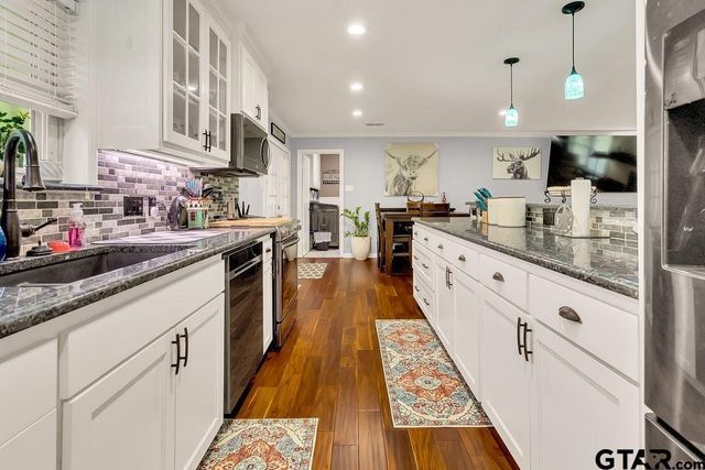 246 Hideaway Ln. E., Hideaway, TX 75771