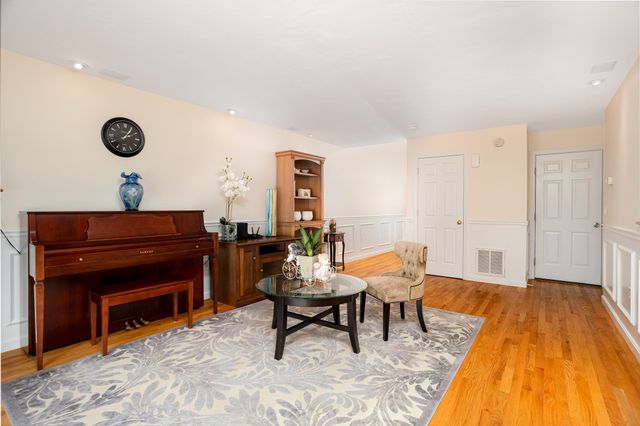 8 Alden Dr 8, Berlin, MA 01503